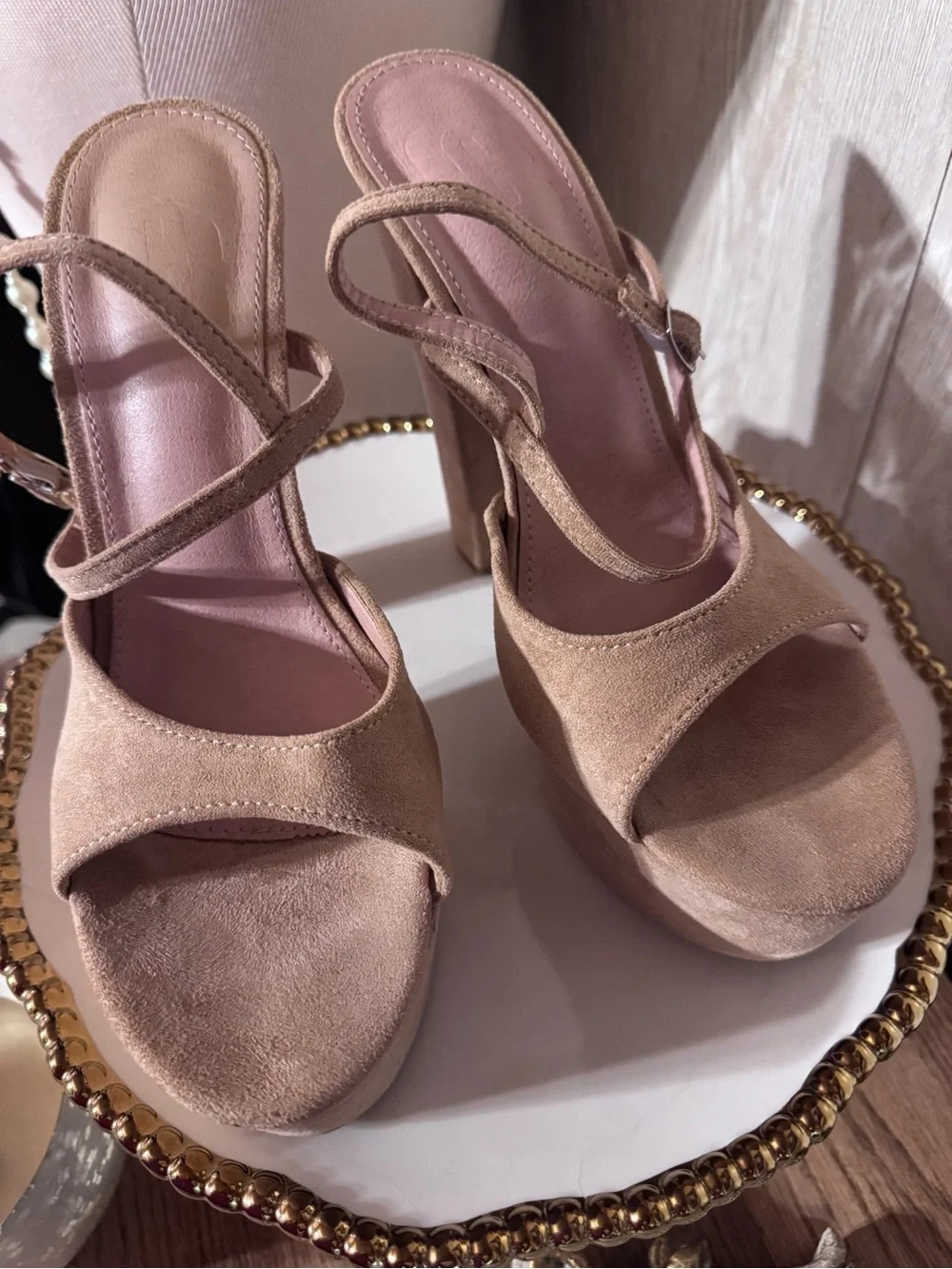 N/A stylish tan
